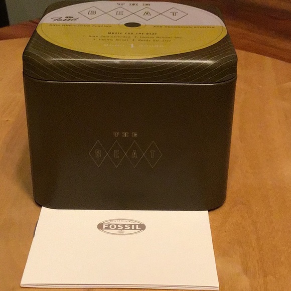 Collectible Fossil Tin Can - Picture 2 of 5